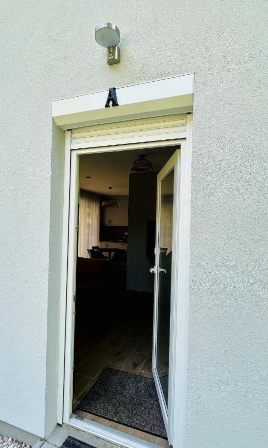Aranygesztenye Apartmanhaz * Balatonudvari